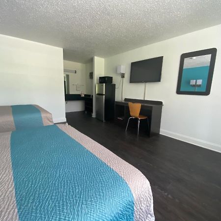 Motel 6 Wilmington, NC - Market Street Eksteriør bilde